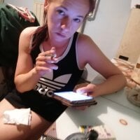 Cicamicakinga's Offline Chat Room