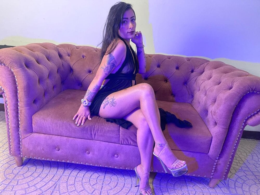 emily_rivas_n Offline XXX chat