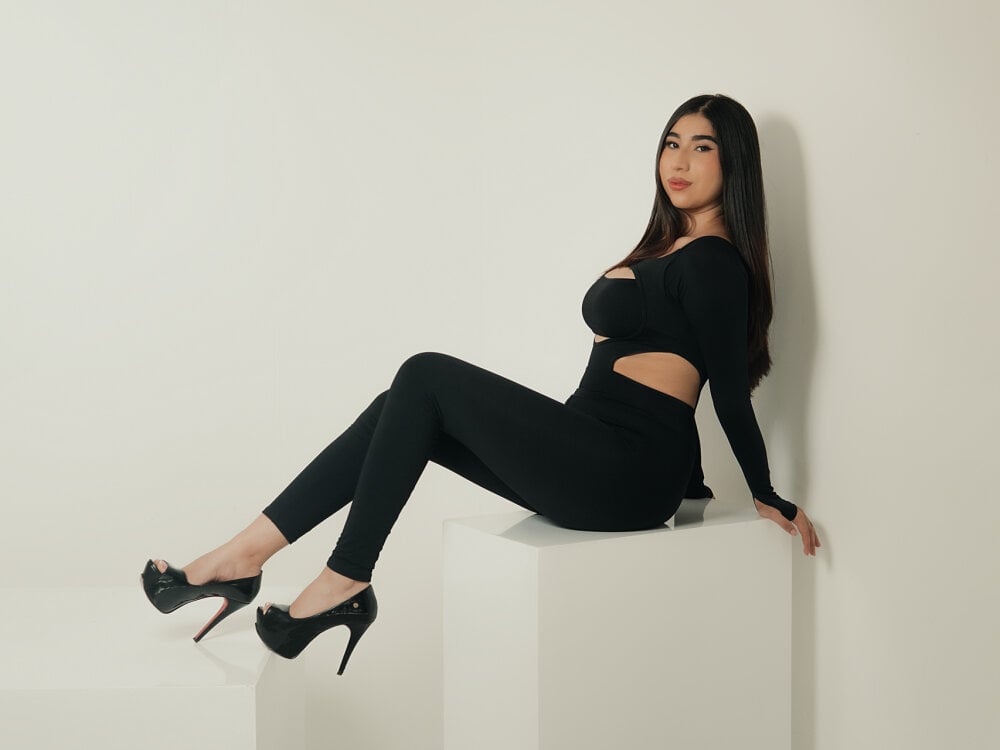 MayaMoretti_ profile