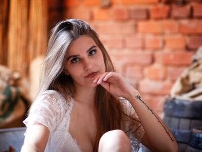 live cam adult MinaHellmeier