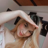 Sabrina_models' Offline Chat Room