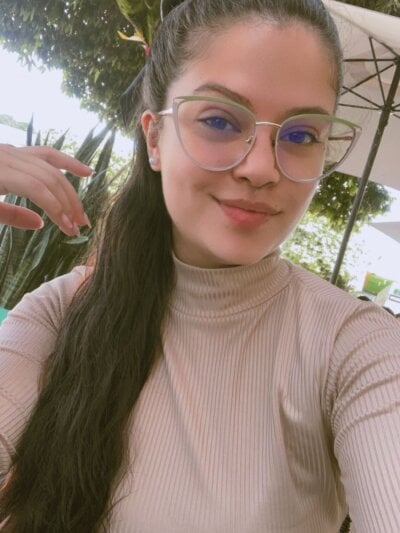 smallshorpie18 from stripchat