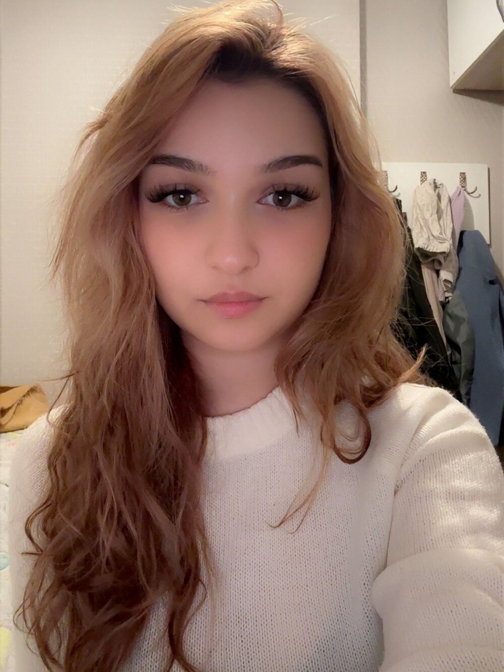 SaraHayley Offline XXX Chat