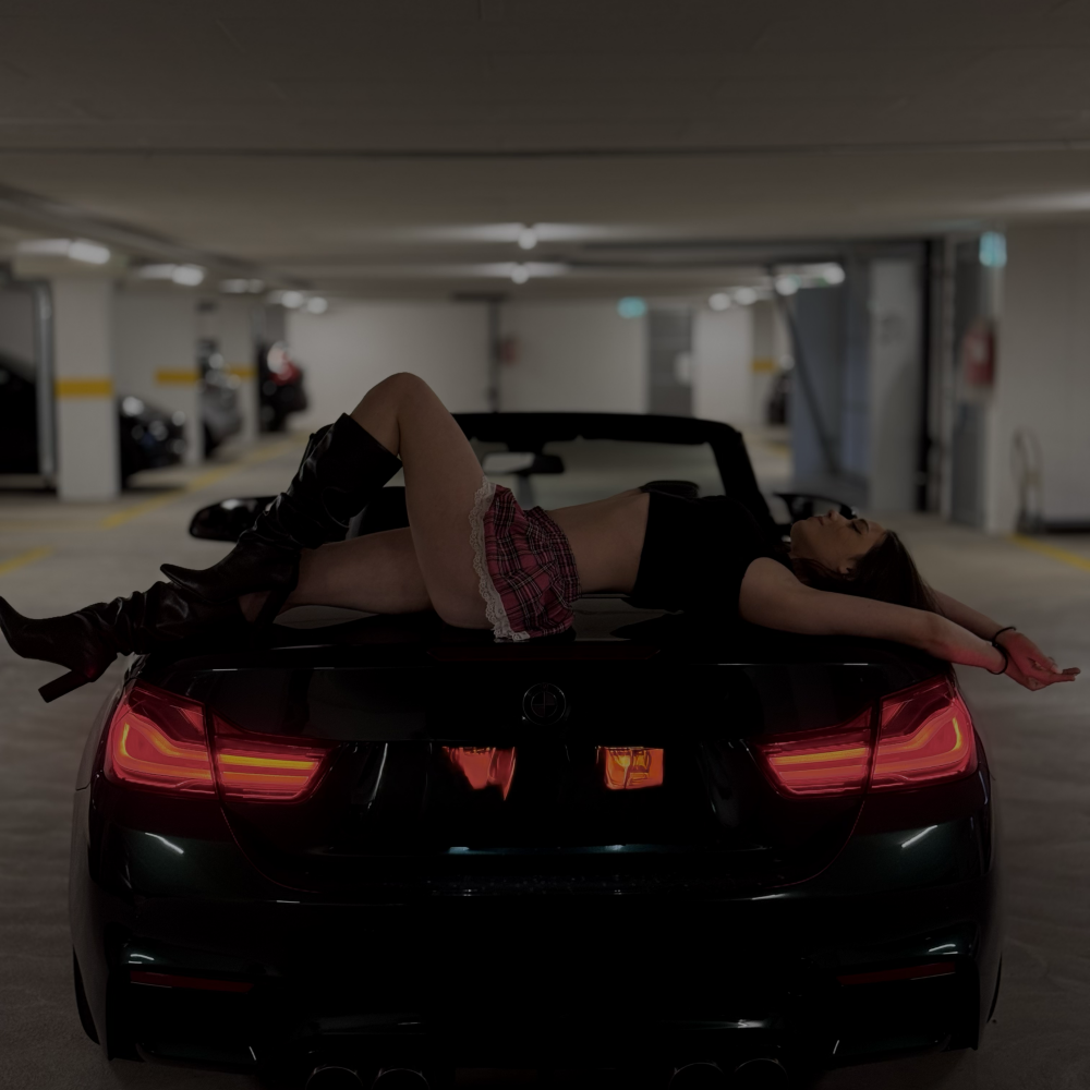 Sweety_Laraa's Offline XXX Chat