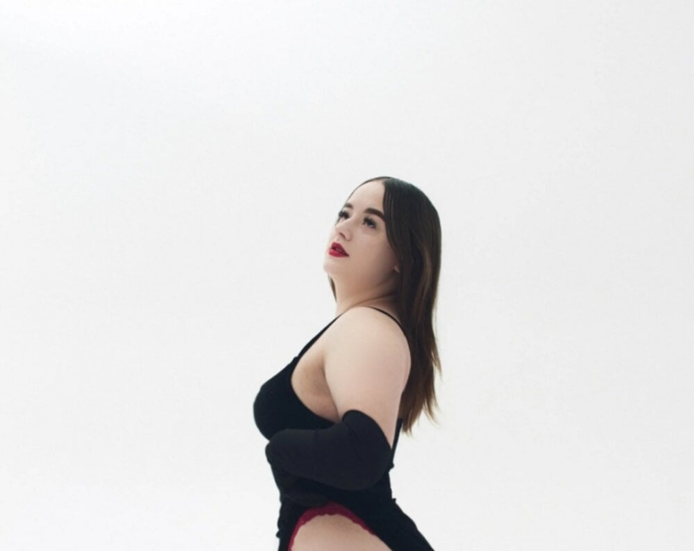LaraBenson_