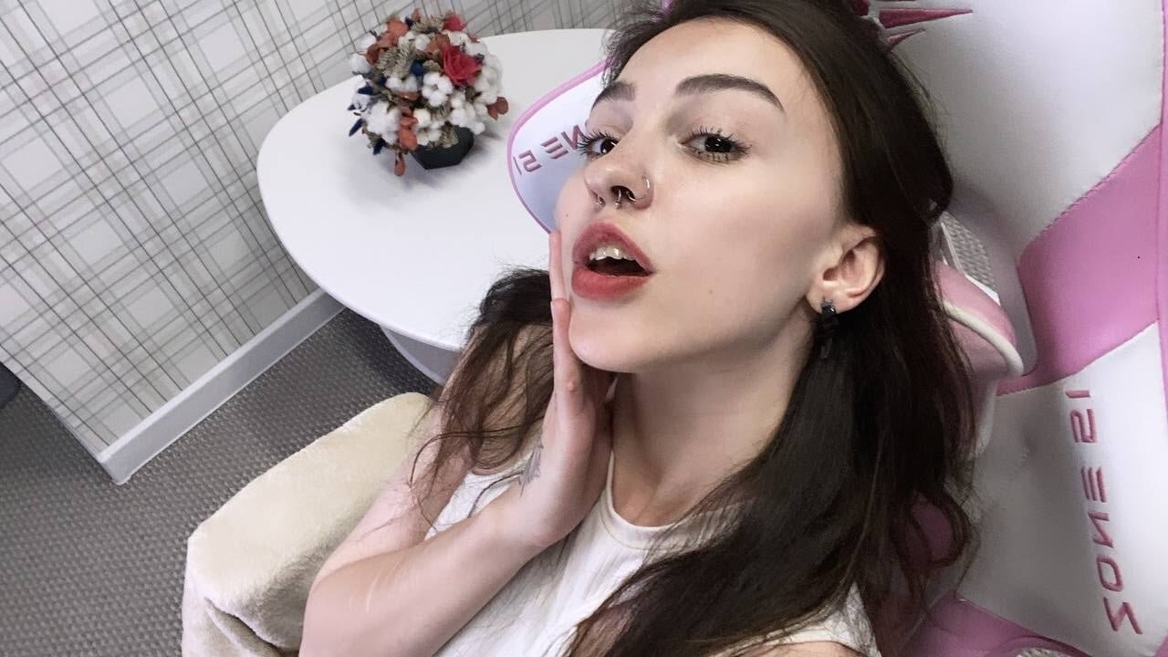 Alice_Crysta1