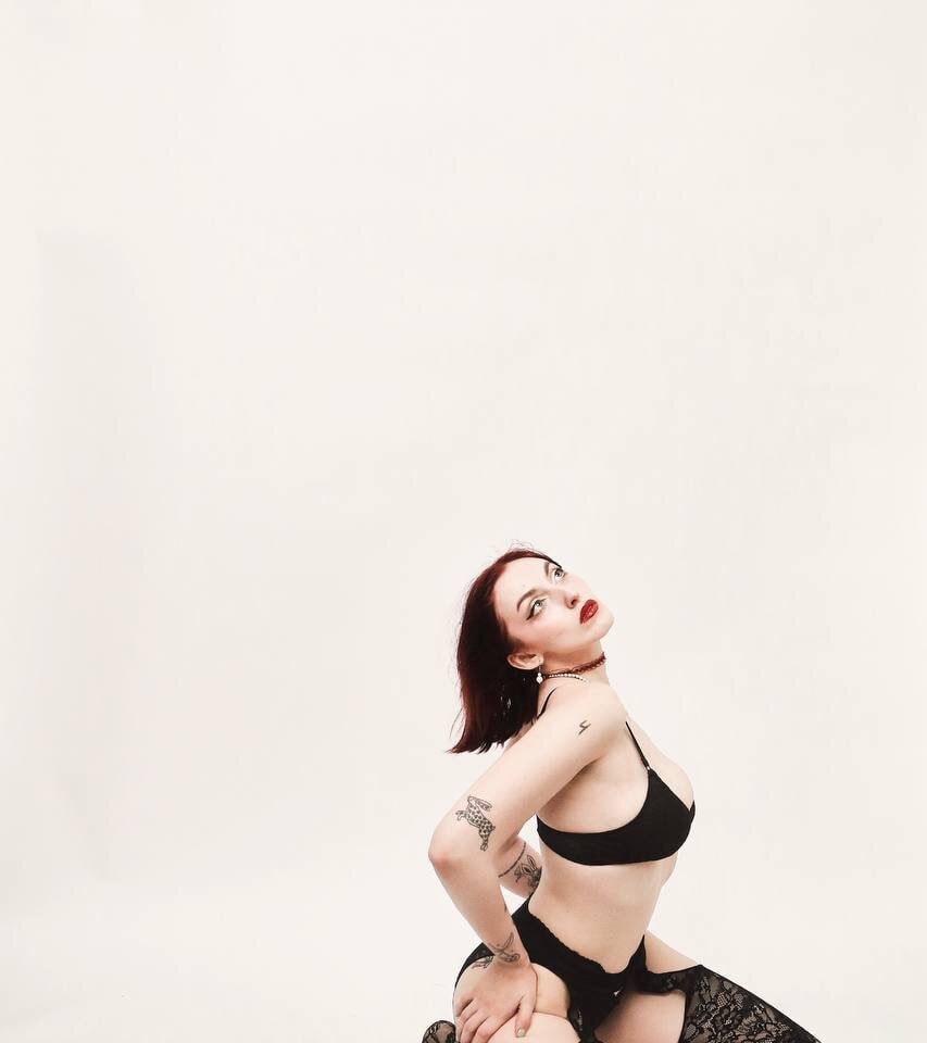 chatnmate.com misslinny livesex profile in red-hair cams