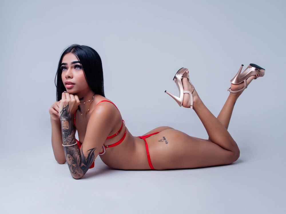 CassieHilton_ profile