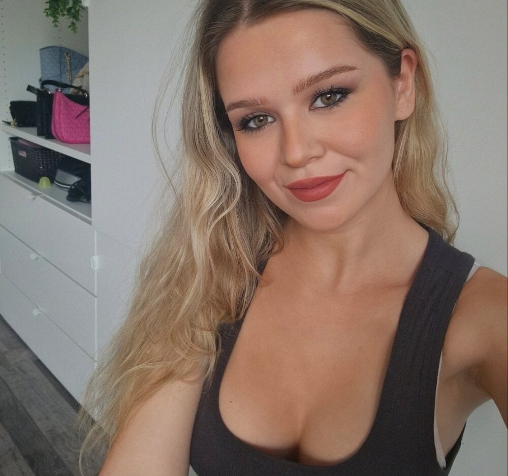 Jenniiibaby's Offline XXX Chat