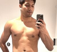 bourne2004's webcam live show