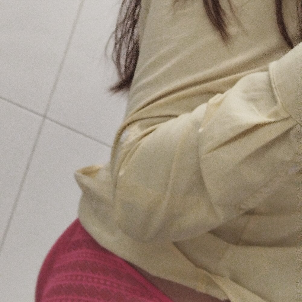 mega-camsex.com madeelinee livesex profile in latino cams