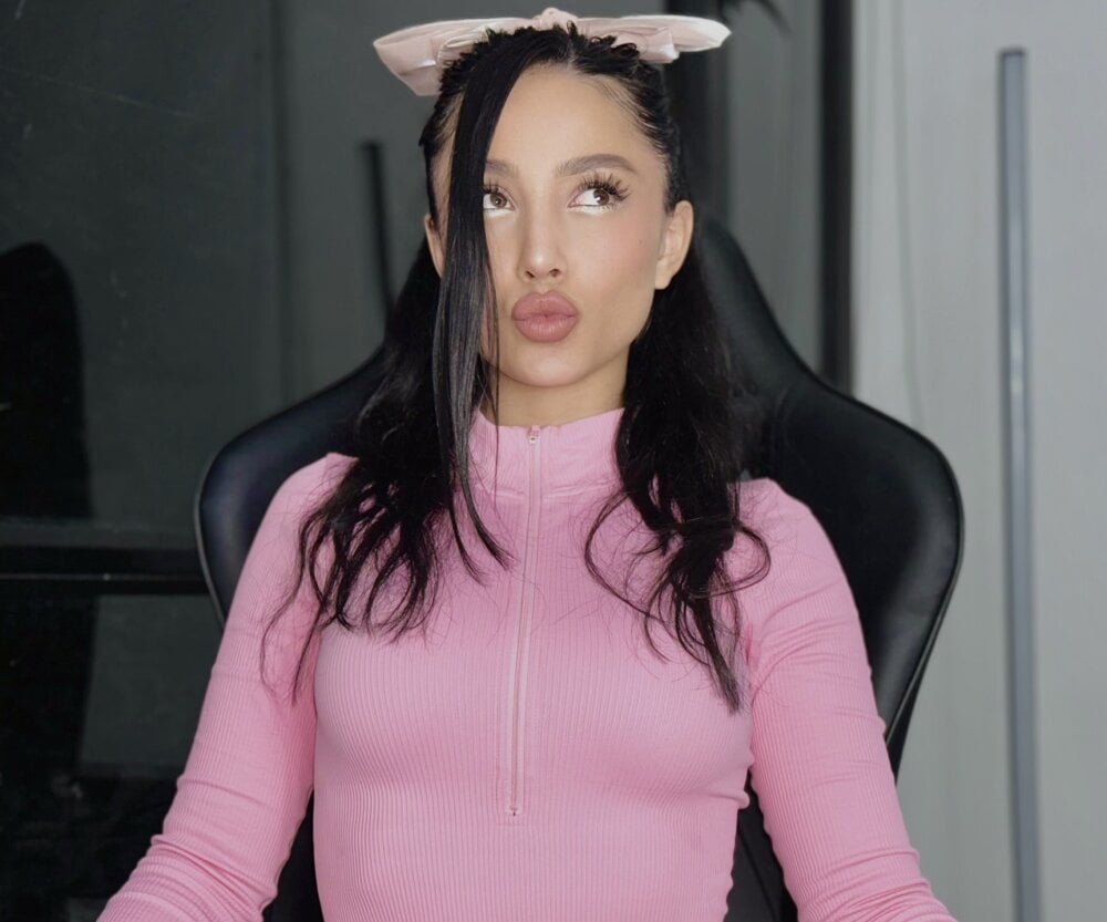 Live sex webcam photo for EvaMoet #290114738