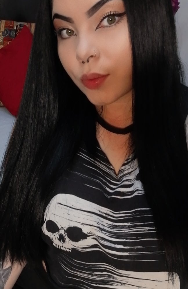 samantha_tits' Offline Chat Room
