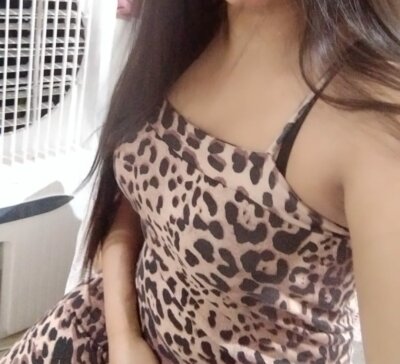 charming-charu live on StripChat
