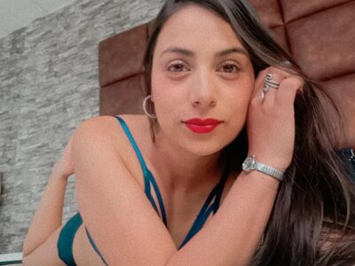 Zia_Maleen 🍓 live online cam