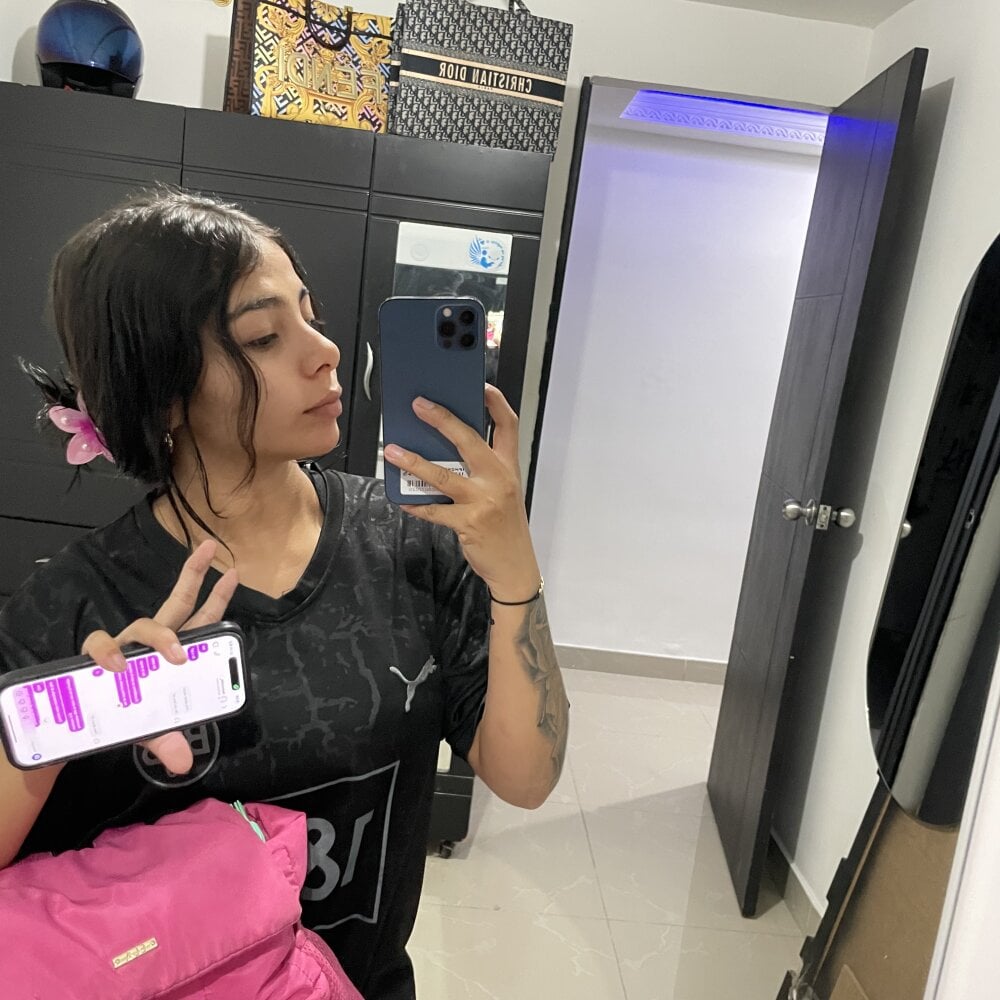 sexcams-joy.com missrous livesex profile in latino cams