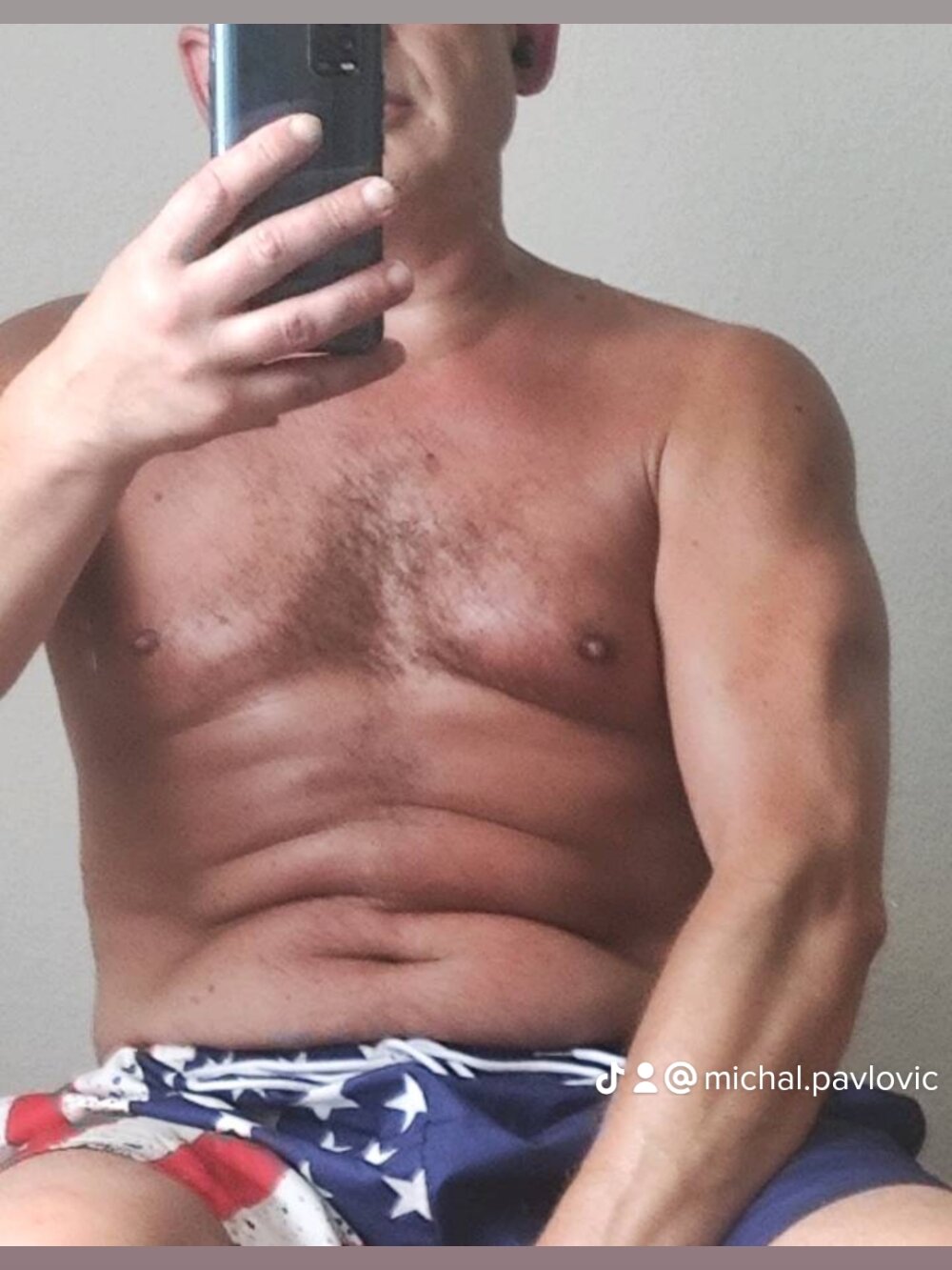 rukavicka from stripchat