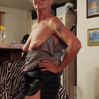freakygranmaw's Offline Chat Room