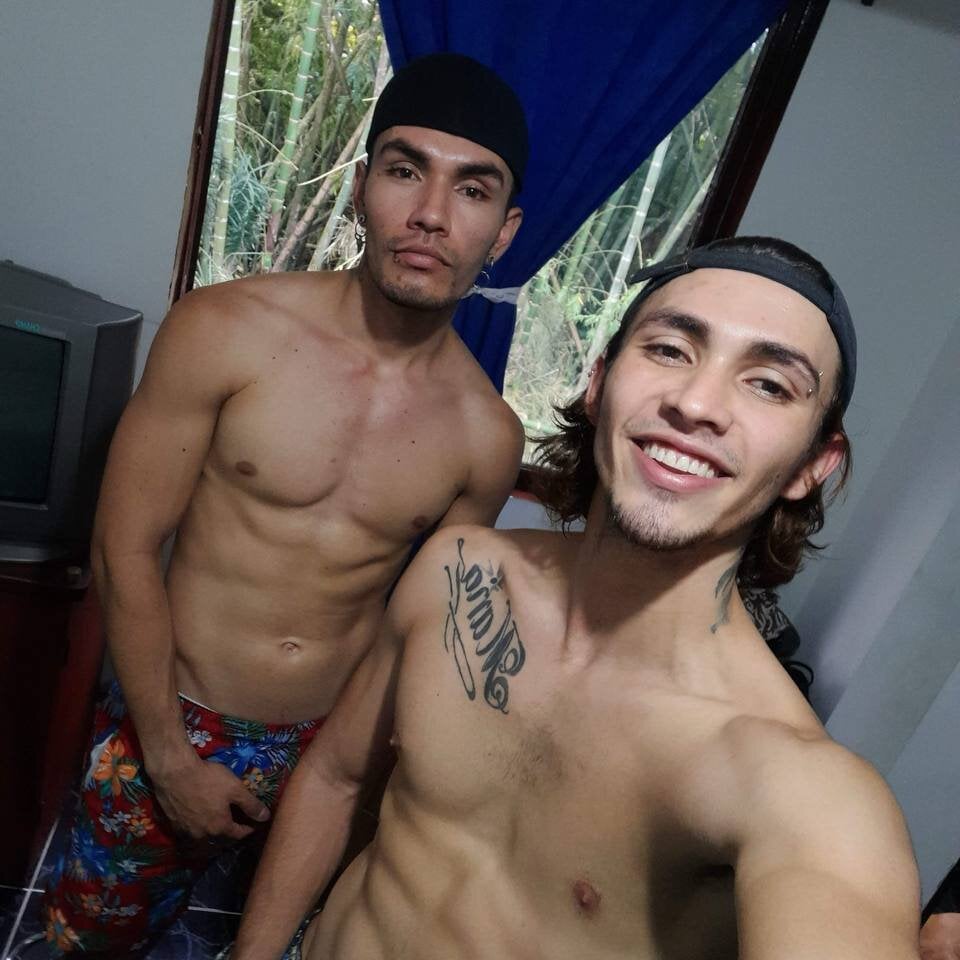 Chat con cámara offline de Hot_Sharks_