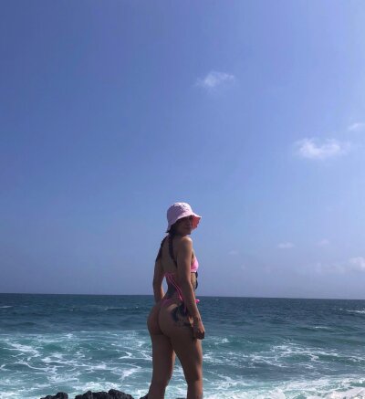 elisabeth_sarmiento from stripchat