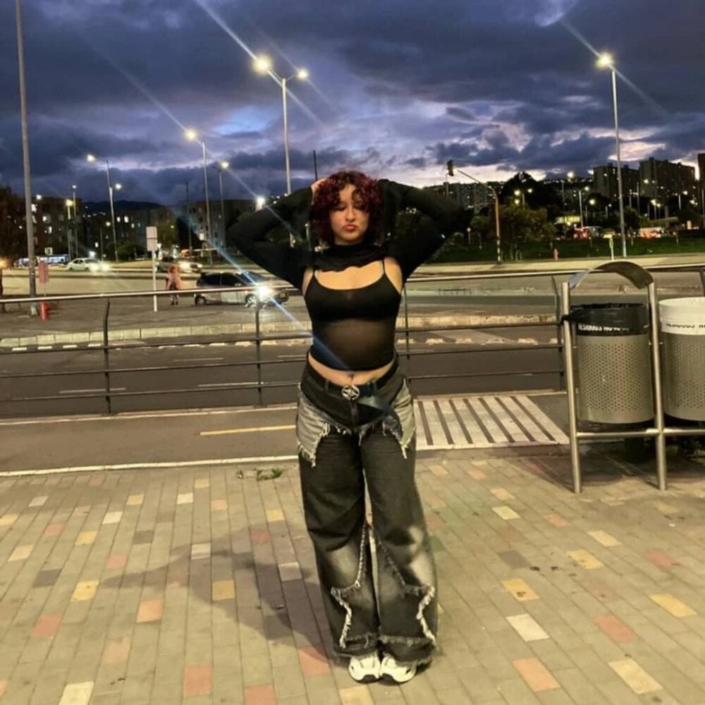 stripchat ahsly_zam webcam profile pic via maturelivesexcams.com