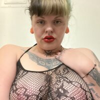 sweetlilwitch's Offline XXX Chat