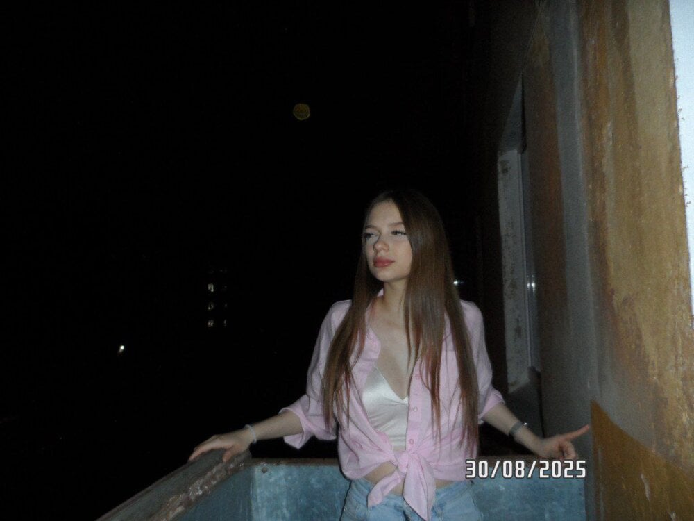 stripchat princessunderpanties webcam profile pic via bestlivesexchat.com