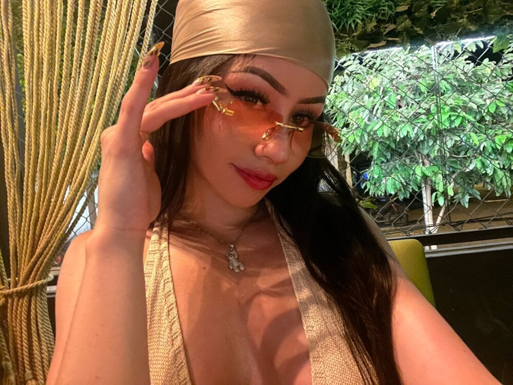 ari_rouse from stripchat