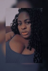 Preta_GG-STRIP's Offline Chat Room