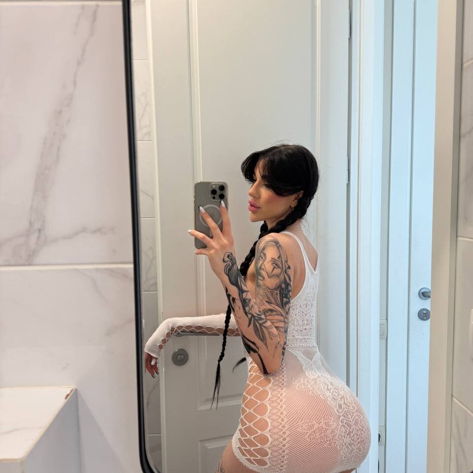 babygirllilly from stripchat