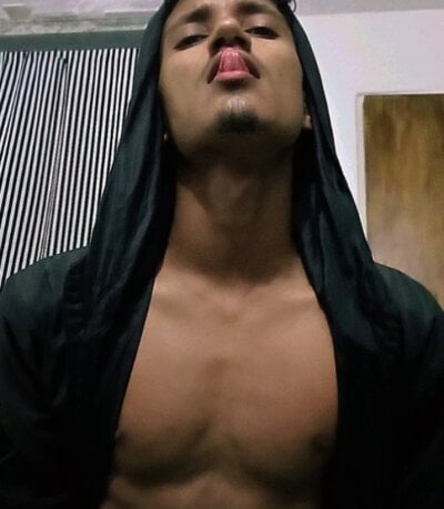 dabryan8 Live Cam on StripChat