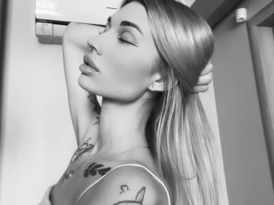 Profile and Statistics for Charming_Ritta on StripChat
