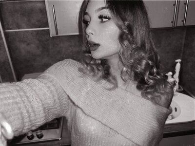 CtrlAltChill Female Newbrunettes XXX Cam
