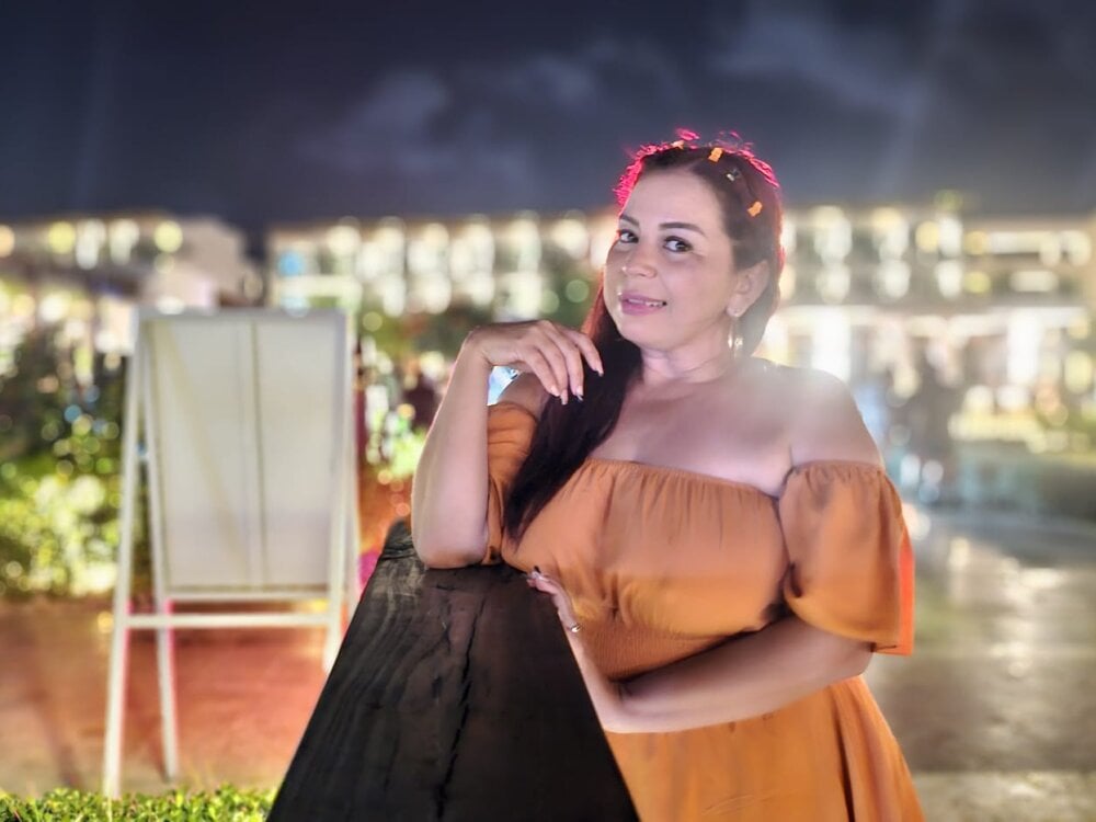 monicabigtitis profile