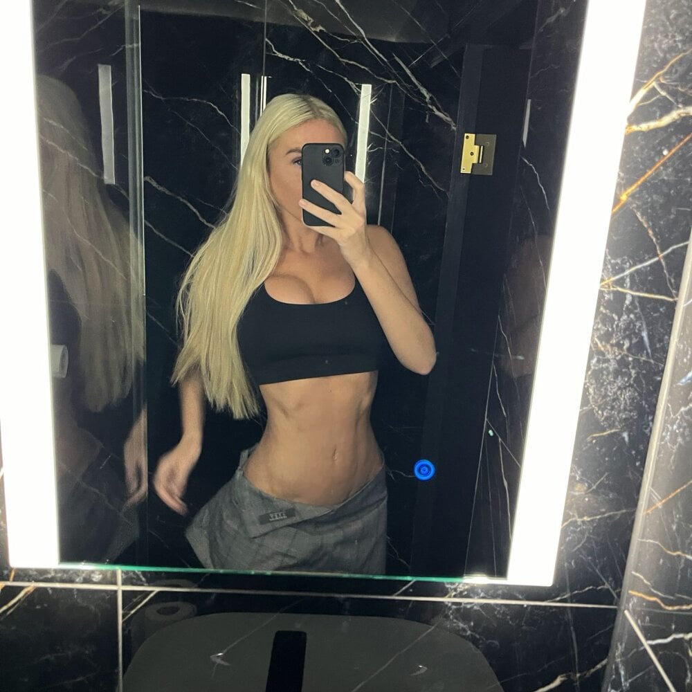KinkyKaraUK profile