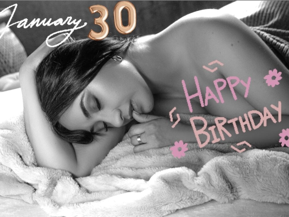 Live sex webcam photo for preetypeach #290316546