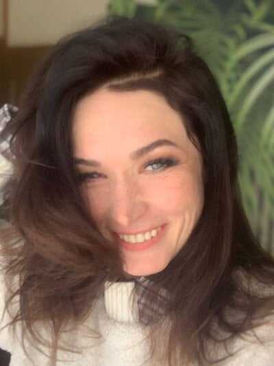 Alice_Amou Female White Adult Live Webcam