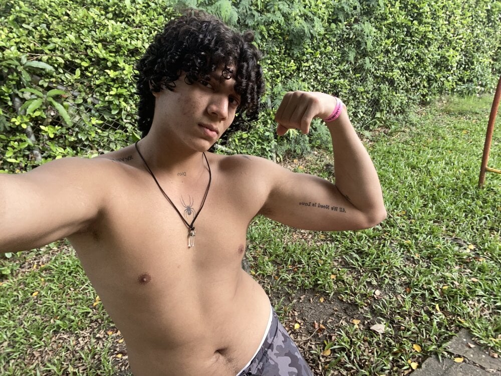 REYLUNAXXX profile