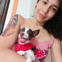 Alicia_innocent008's Offline Chat Room