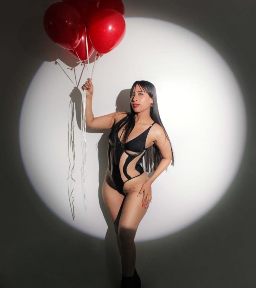 watchgirlcam.com melaniejeannn_ livesex profile in habibis-mansion cams