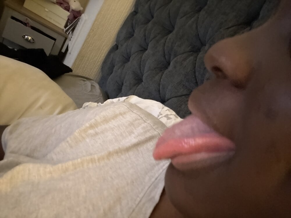 stripchat bry8661 webcam profile pic via xxx-topcamgirls.com