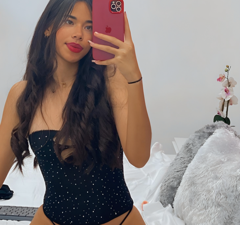 amateursex-livecam.com milleradhara24 livesex profile in i-am-from-your-dreams cams