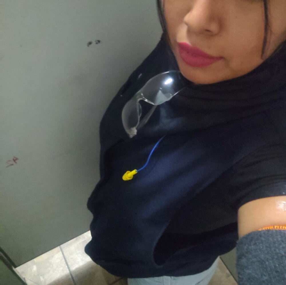 watchgirlcam.com spacejam94 livesex profile in next-stream-october-27-31-1030am-430pm cams