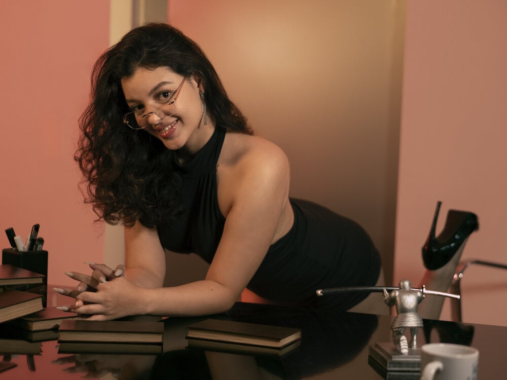 247camsex.com ariaheavens livesex profile in at-at cams