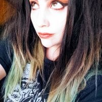 LilithMorningstar's Offline Chat Room