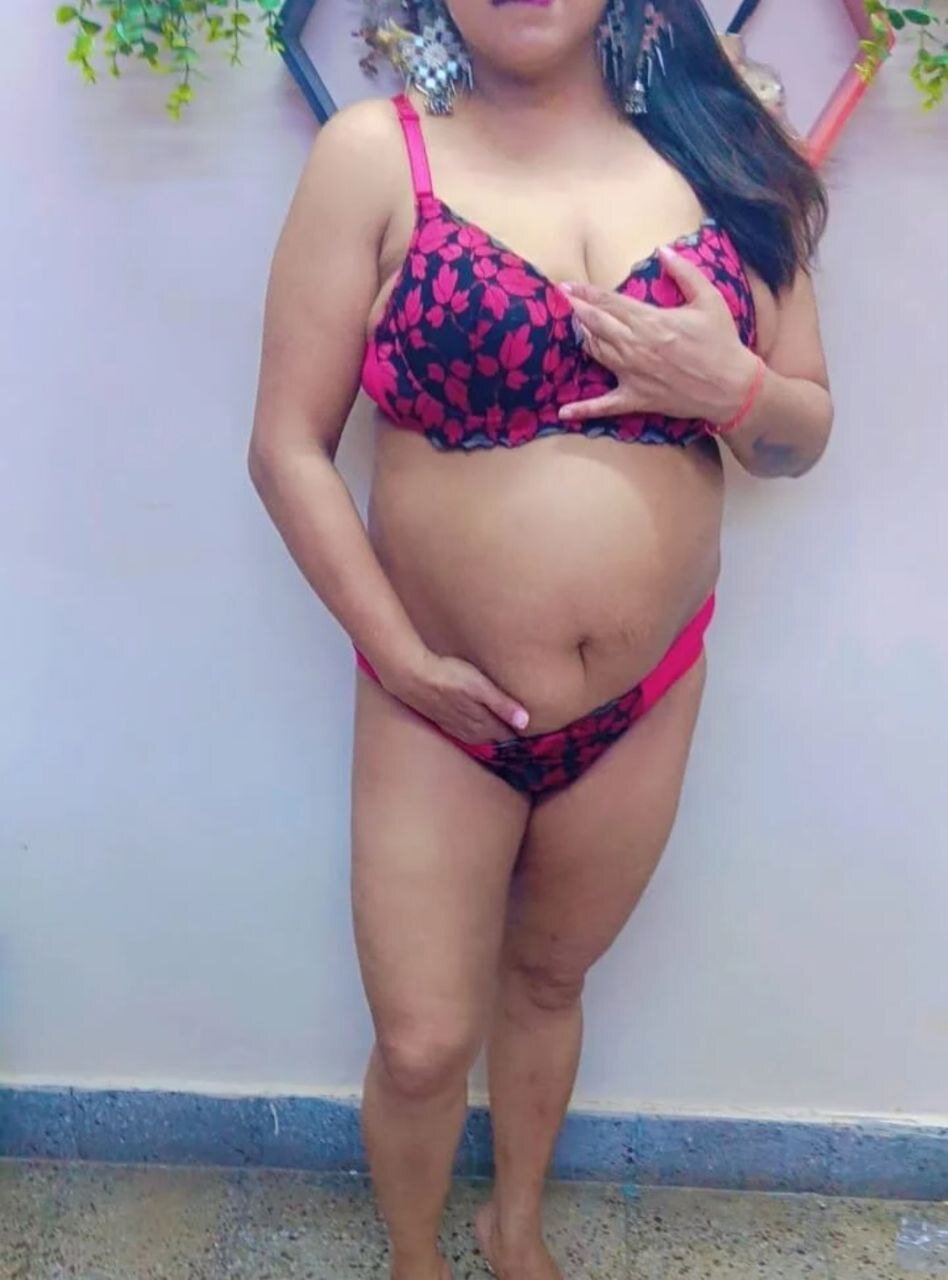 Desi_Couple72