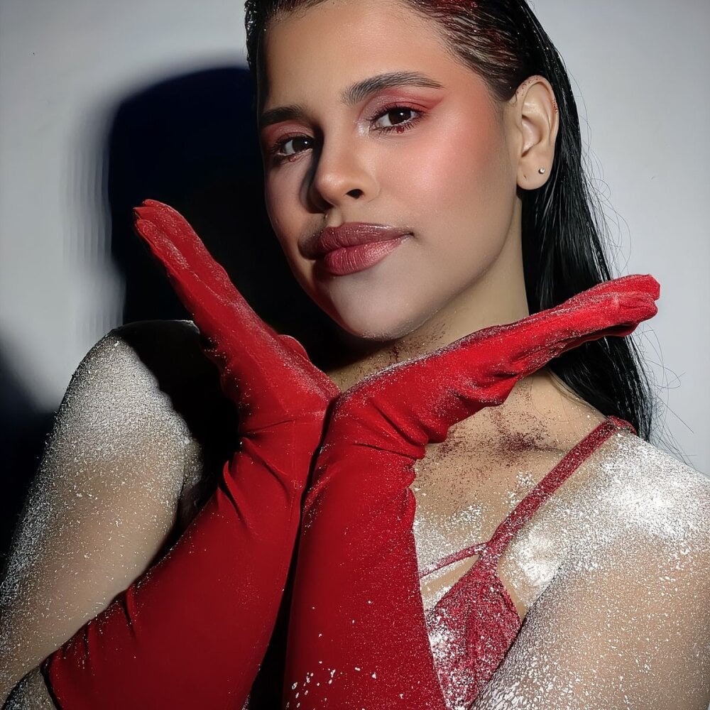 Live sex webcam photo for aisha_powers1 #290206299