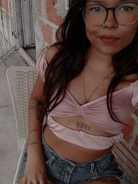 Paulaa23's webcam live show
