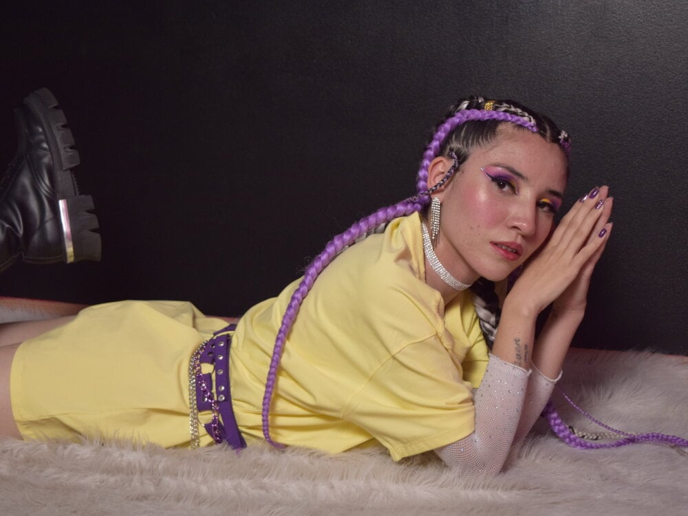 Live sex webcam photo for LILA_ELLIOT #290057813