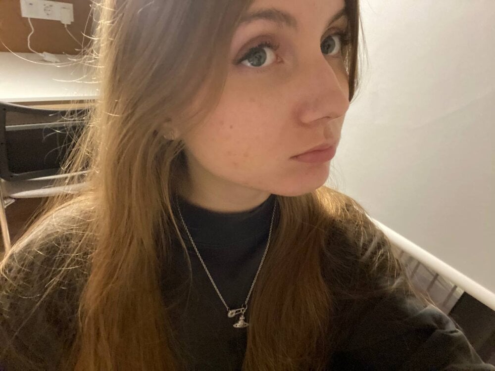 callmeee_star webcam profile - Chinese